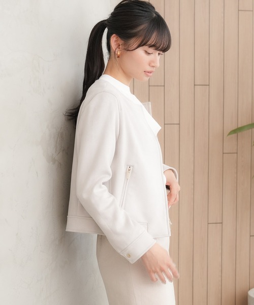 TRUDEA(トルディア)の「スエードノーカラーブルゾン(ブルゾン・レディース・グレイッシュベージュ/ピンクベージュ・SMALL/MEDIUM/LARGE)」の18枚目の写真