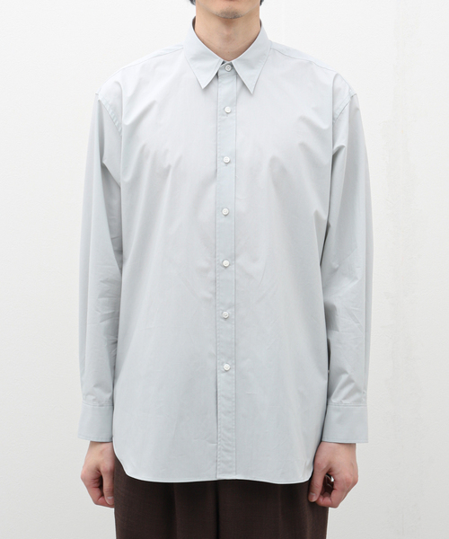 EDIFICE LA BOUCLE(エディフィスラブークル)の「【LA BOUCLE / ラブ―クル】120/SUVIN タイプライター レギュラーカラーシャツ(シャツ/ブラウス・メンズ・ホワイト/ライトグレー/ブラウン・MEDIUM/LARGE)」の1枚目の写真