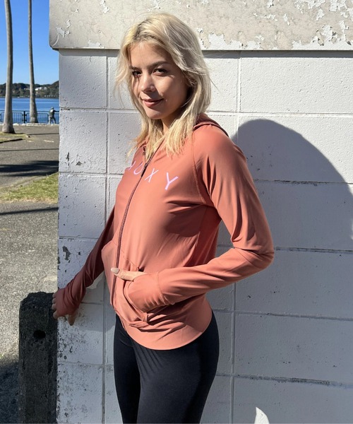 ROXY（ロキシー）の「RASHIE PARKA/ロキシー長袖ジップアップラッシュガード(水着)（ラッシュガード・レディース・ブラック/ホワイト/ブラウン/ネイビー・SMALL/MEDIUM/LARGE）」の16枚目の写真