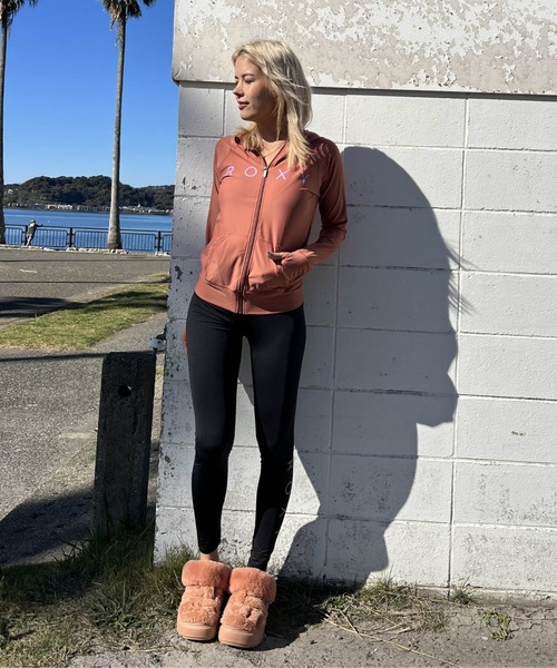 ROXY（ロキシー）の「RASHIE PARKA/ロキシー長袖ジップアップラッシュガード(水着)（ラッシュガード・レディース・ブラック/ホワイト/ブラウン/ネイビー・SMALL/MEDIUM/LARGE）」の17枚目の写真