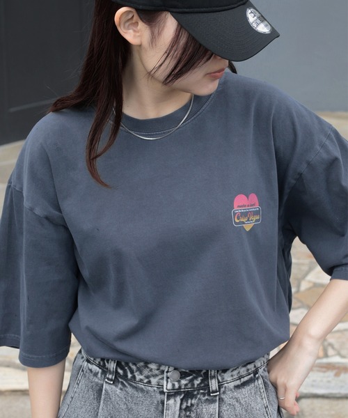 make a ray!(メイク ア レイ!)の「【0】ハート グラデーションプリント & グラフィックプリント ヴィンテージライク 古着風 ビッグTシャツ /ビッグシルエット(Tシャツ/カットソー・メンズ・ブラック×ブルー/ブラック×レッド/ブラック×グレー/ブラック×パープル/ブラック/チャコールグレー/ダークグレー/スミクロ・L/M)」の11枚目の写真