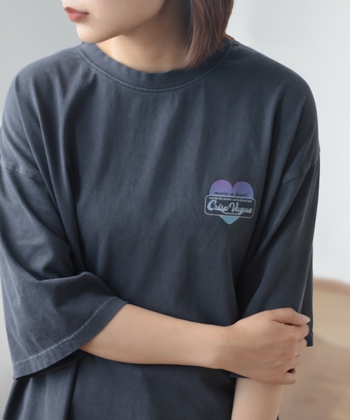 make a ray!(メイク ア レイ!)の「【0】ハート グラデーションプリント & グラフィックプリント ヴィンテージライク 古着風 ビッグTシャツ /ビッグシルエット(Tシャツ/カットソー・メンズ・ブラック×ブルー/ブラック×レッド/ブラック×グレー/ブラック×パープル/ブラック/チャコールグレー/ダークグレー/スミクロ・L/M)」の15枚目の写真