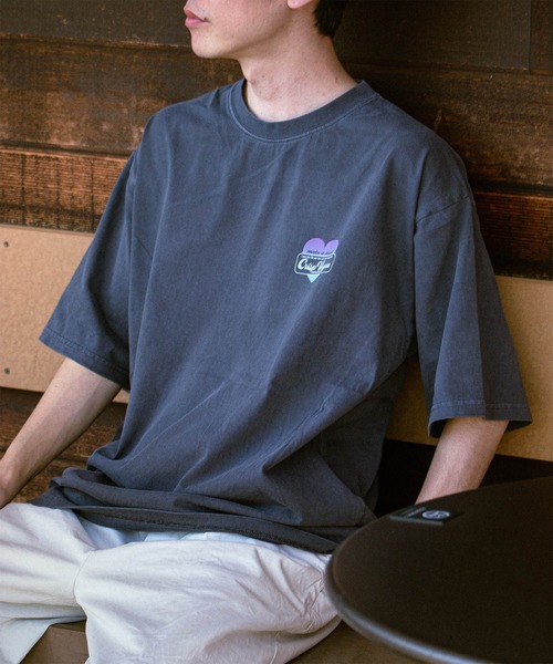 make a ray!(メイク ア レイ!)の「【0】ハート グラデーションプリント & グラフィックプリント ヴィンテージライク 古着風 ビッグTシャツ /ビッグシルエット(Tシャツ/カットソー・メンズ・ブラック×ブルー/ブラック×レッド/ブラック×グレー/ブラック×パープル/ブラック/チャコールグレー/ダークグレー/スミクロ・L/M)」の17枚目の写真