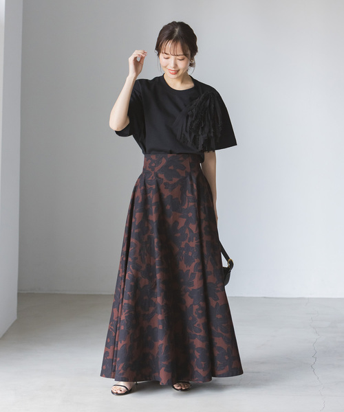 NOBLE フラワーコサージュTシャツ BLACK Noble（ノーブル）の「フラワーコサージュTシャツ（Tシャツ