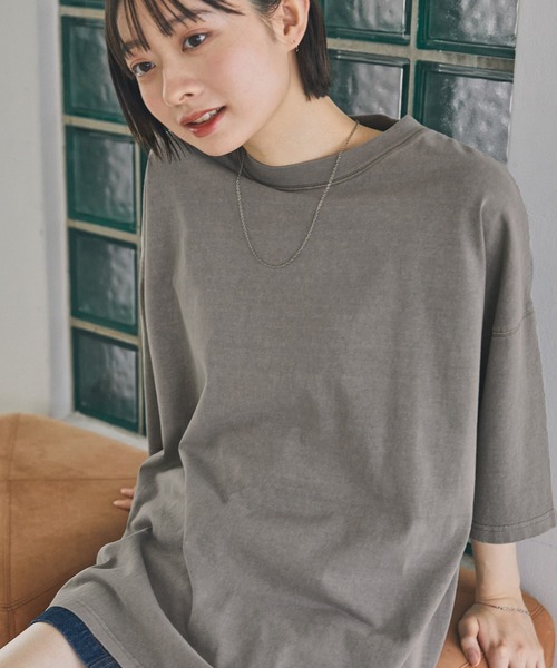 MONO-MART(モノマート)の「ピグメントオーバーダイアウトシーム ルーズ半袖Tシャツ(Tシャツ/カットソー・レディース・オフホワイト/ベージュ/ブラック/レッド/グレー/ブラウン/ネイビー/パープル/グリーン/ブルー・L/M)」の4枚目の写真