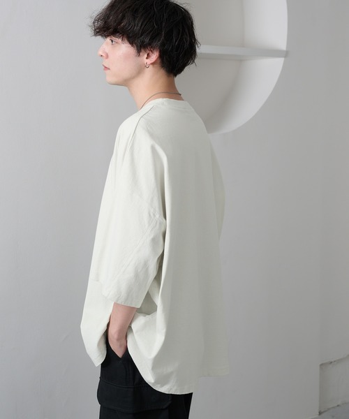 MONO-MART(モノマート)の「ピグメントオーバーダイアウトシーム ルーズ半袖Tシャツ(Tシャツ/カットソー・レディース・オフホワイト/ベージュ/ブラック/レッド/グレー/ブラウン/ネイビー/パープル/グリーン/ブルー・L/M)」の15枚目の写真