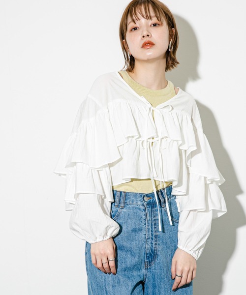 KBF（ケイビーエフ）の「クロップドフリルデザインブラウス（シャツ/ブラウス・レディース・ブラック/オフホワイト/イエロー・ONE）」の14枚目の写真