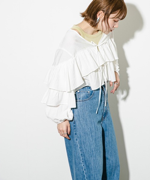 KBF（ケイビーエフ）の「クロップドフリルデザインブラウス（シャツ/ブラウス・レディース・ブラック/オフホワイト/イエロー・ONE）」の16枚目の写真