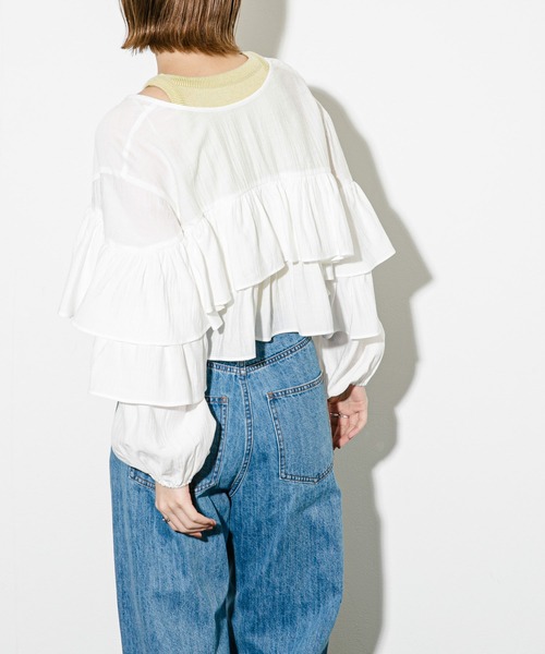 KBF（ケイビーエフ）の「クロップドフリルデザインブラウス（シャツ/ブラウス・レディース・ブラック/オフホワイト/イエロー・ONE）」の18枚目の写真