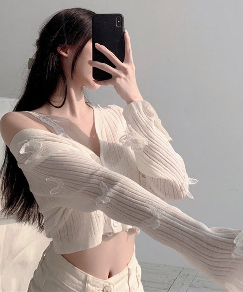 Mayree(メイリー)の「【Mayree】バタフライ クロップド丈カーディガン(カーディガン/ボレロ・レディース・ホワイト/ブラック/ピンク/ブルー・FREE)」の8枚目の写真