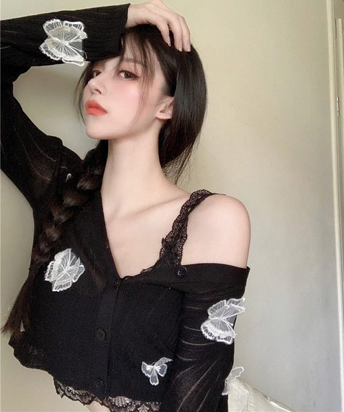 Mayree(メイリー)の「【Mayree】バタフライ クロップド丈カーディガン(カーディガン/ボレロ・レディース・ホワイト/ブラック/ピンク/ブルー・FREE)」の16枚目の写真