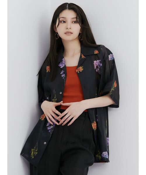 MURUA(ムルーア)の「【WEB限定】フラワーシアーオープンカラーシャツ(シャツ/ブラウス・レディース・アイボリー/ブラック/ブルー・FREE)」の3枚目の写真