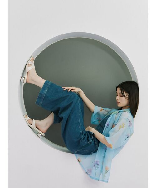 MURUA(ムルーア)の「【WEB限定】フラワーシアーオープンカラーシャツ(シャツ/ブラウス・レディース・アイボリー/ブラック/ブルー・FREE)」の12枚目の写真