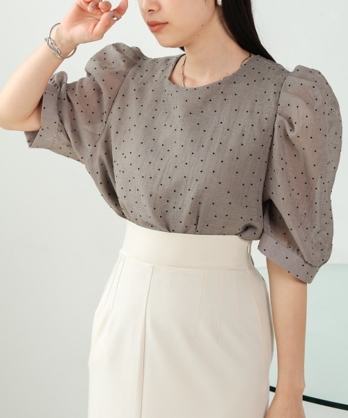 Bab(バブ)の「パフスリーブドットブラウス(シャツ/ブラウス・レディース・アイボリー/カーキ・M)」の21枚目の写真