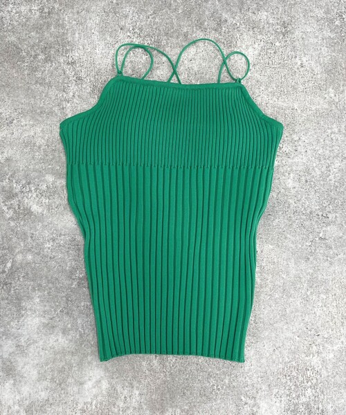 fredy emue(フレディエミュ)の「バッククロスカップ付きニットキャミ(キャミソール・レディース・アイボリー/ブラック/グリーン/キャメル・38)」の9枚目の写真