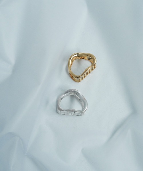 GOLDY（ゴールディ）の「カーム トライアングル バンス クリップ（バレッタ/ヘアクリップ・レディース・シルバー/ガンメタ/ゴールド/シルバー系その他/ゴールド系その他・FREE）」の8枚目の写真