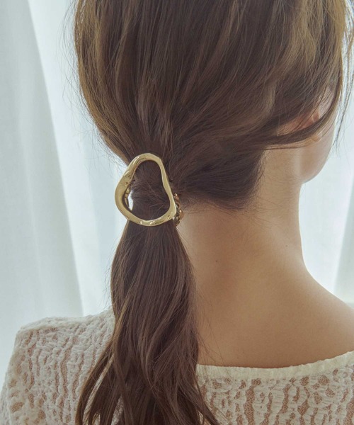 GOLDY（ゴールディ）の「カーム トライアングル バンス クリップ（バレッタ/ヘアクリップ・レディース・シルバー/ガンメタ/ゴールド/シルバー系その他/ゴールド系その他・FREE）」の13枚目の写真