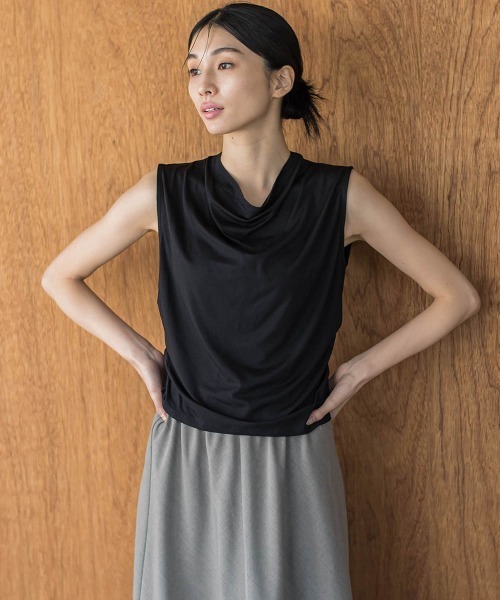 la.f…(ラエフ)の「サイドシャーリングTシャツ≪手洗い可能≫(Tシャツ/カットソー・レディース・ブラック/オフホワイト/カーキ・9号)」の16枚目の写真