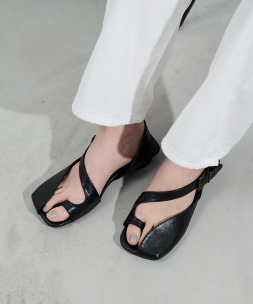 paravion（パラビオン）の「カットデザインフラットサンダル（サンダル・レディース・ブラック/ホワイト・SMALL/MEDIUM/LARGE）」の11枚目の写真