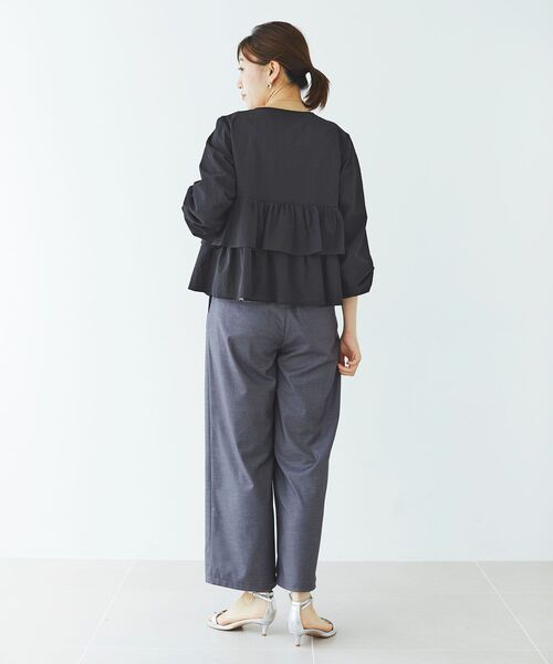 le.coeur blanc（ルクールブラン）の「《手洗い可能》カラミタンブラーフリルブラウスブルゾン（ブルゾン・レディース・ブラック/ベージュ・38）」の5枚目の写真