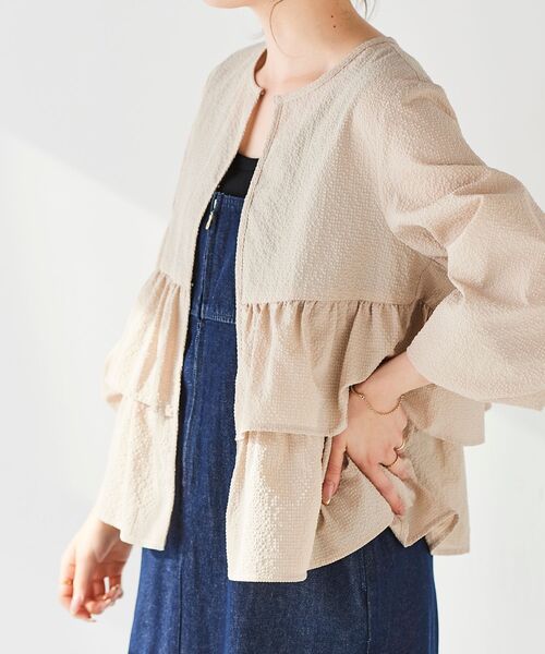 le.coeur blanc（ルクールブラン）の「《手洗い可能》カラミタンブラーフリルブラウスブルゾン（ブルゾン・レディース・ブラック/ベージュ・38）」の17枚目の写真