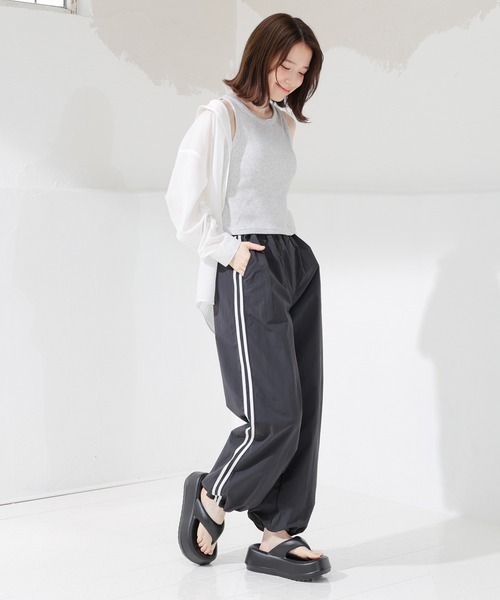 Honeys(ハニーズ)の「トラックパンツ(スウェットパンツ・レディース・ブラック/パープル/ダークベージュ・SS/S/M/L/LL)」の4枚目の写真