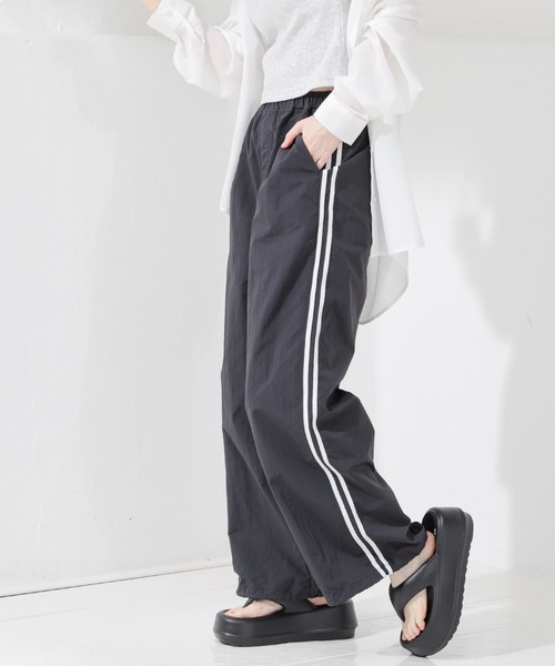 Honeys(ハニーズ)の「トラックパンツ(スウェットパンツ・レディース・ブラック/パープル/ダークベージュ・SS/S/M/L/LL)」の10枚目の写真