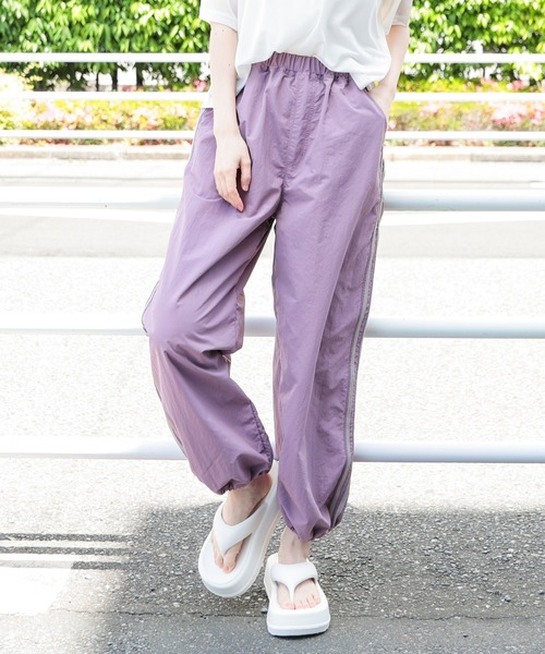 Honeys(ハニーズ)の「トラックパンツ(スウェットパンツ・レディース・ブラック/パープル/ダークベージュ・SS/S/M/L/LL)」の12枚目の写真