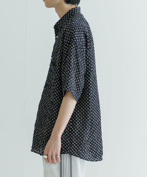 URBAN RESEARCH（アーバンリサーチ）の「ドビーチェックサッカーショートスリーブシャツ（シャツ/ブラウス・メンズ・ブラック/ネイビー・MEDIUM/LARGE）」の15枚目の写真