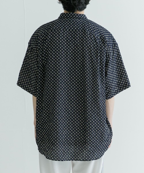 URBAN RESEARCH（アーバンリサーチ）の「ドビーチェックサッカーショートスリーブシャツ（シャツ/ブラウス・メンズ・ブラック/ネイビー・MEDIUM/LARGE）」の16枚目の写真