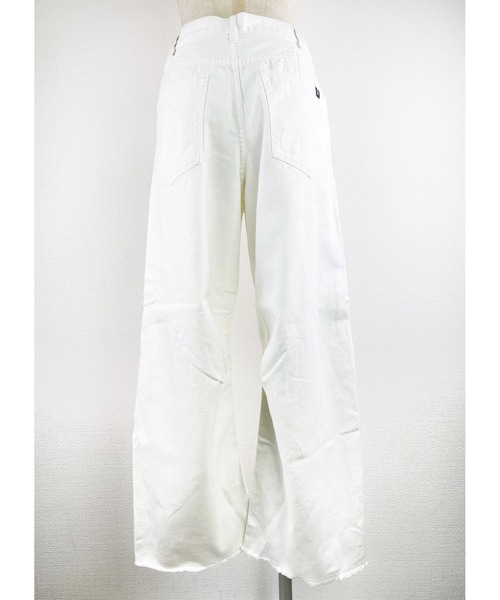 WORLD WIDE LOVE!(ワールドワイドラブ)の「カーヴィーパンツ(デニムパンツ・レディース・オフホワイト/インディゴブルー/サックスブルー・1)」の9枚目の写真