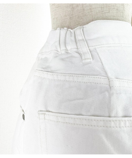 WORLD WIDE LOVE!(ワールドワイドラブ)の「カーヴィーパンツ(デニムパンツ・レディース・オフホワイト/インディゴブルー/サックスブルー・1)」の6枚目の写真