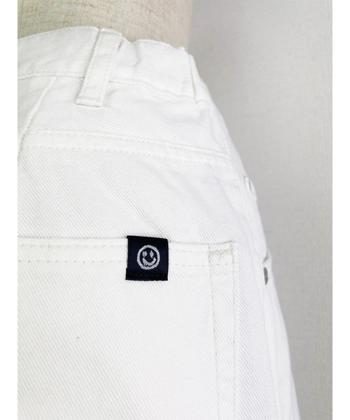 WORLD WIDE LOVE!(ワールドワイドラブ)の「カーヴィーパンツ(デニムパンツ・レディース・オフホワイト/インディゴブルー/サックスブルー・1)」の5枚目の写真