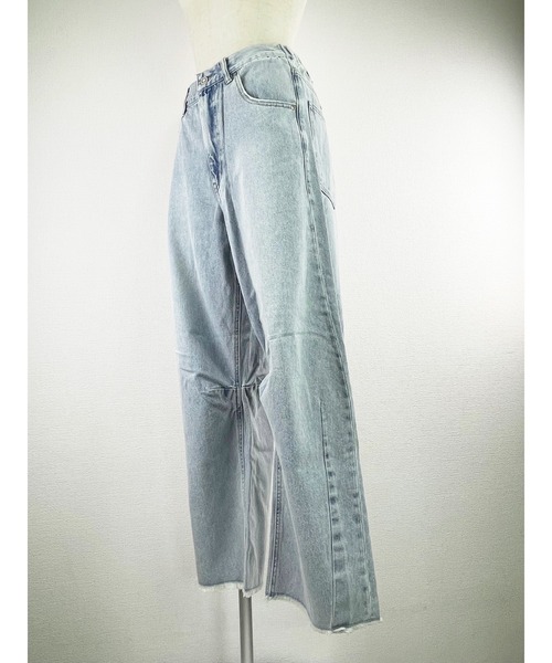WORLD WIDE LOVE!(ワールドワイドラブ)の「カーヴィーパンツ(デニムパンツ・レディース・オフホワイト/インディゴブルー/サックスブルー・1)」の4枚目の写真