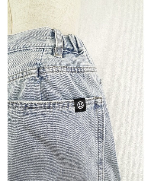 WORLD WIDE LOVE!(ワールドワイドラブ)の「カーヴィーパンツ(デニムパンツ・レディース・オフホワイト/インディゴブルー/サックスブルー・1)」の16枚目の写真