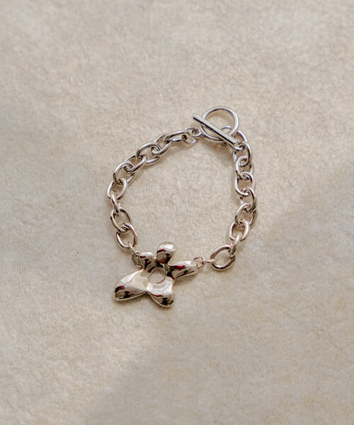 Kastane（カスタネ）の「*【fiw.】フラワーモチーフブレスレット（ピアス（両耳用）・レディース・シルバー・FREE）」の3枚目の写真