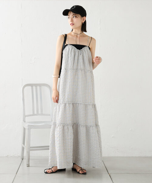 mystic（ミスティック）の「【2サイズ展開】ティアードキャミワンピース（ワンピース・レディース・ブラック/オフホワイト/イエロー・1/2）」の2枚目の写真