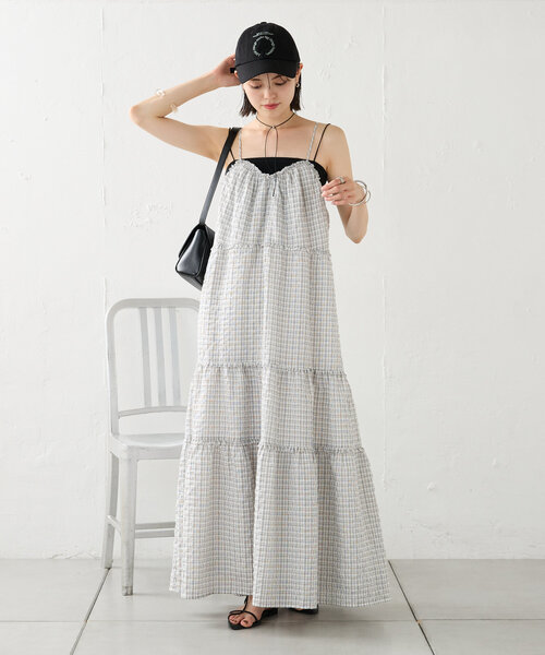 mystic（ミスティック）の「【2サイズ展開】ティアードキャミワンピース（ワンピース・レディース・ブラック/オフホワイト/イエロー・1/2）」の4枚目の写真