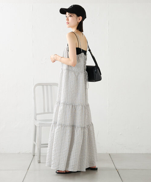 mystic（ミスティック）の「【2サイズ展開】ティアードキャミワンピース（ワンピース・レディース・ブラック/オフホワイト/イエロー・1/2）」の5枚目の写真