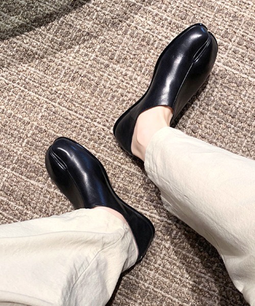 Futier land（フューティアランド）の「2way足袋フラットシューズ（ローファー・レディース・シルバー/ブラック/アイボリー・36/37/38/39/40）」の6枚目の写真