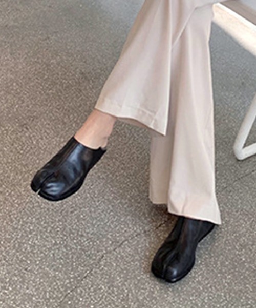 Futier land（フューティアランド）の「2way足袋フラットシューズ（ローファー・レディース・シルバー/ブラック/アイボリー・36/37/38/39/40）」の7枚目の写真