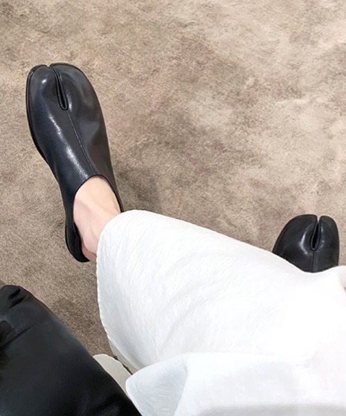 Futier land（フューティアランド）の「2way足袋フラットシューズ（ローファー・レディース・シルバー/ブラック/アイボリー・36/37/38/39/40）」の9枚目の写真