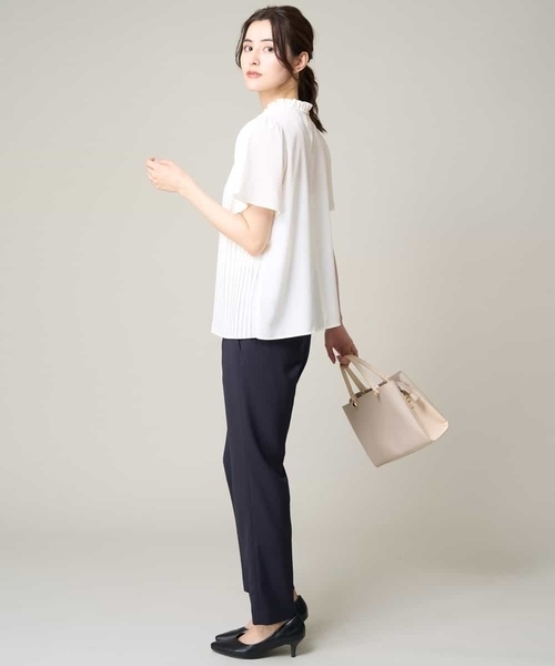 a.v.v(アーヴェヴェ)の「【洗える】フリルネックプリーツブラウス(シャツ/ブラウス・レディース・ネイビー/ホワイト・34/38/36/40/42)」の18枚目の写真