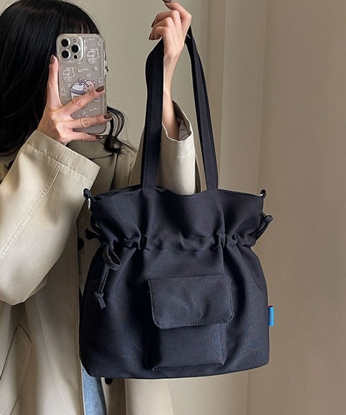 gossip!ロサンゼルス(ゴシップロサンゼルス)の「2WAY ギャザー シンプルカジュアルトートバッグ 大容量リューバッグ ビッグショルダーバッグ A4収納可能 通勤 通学に ハンドバッグ(ショルダーバッグ・レディース・ブラック/オフホワイト・FREE)」の14枚目の写真