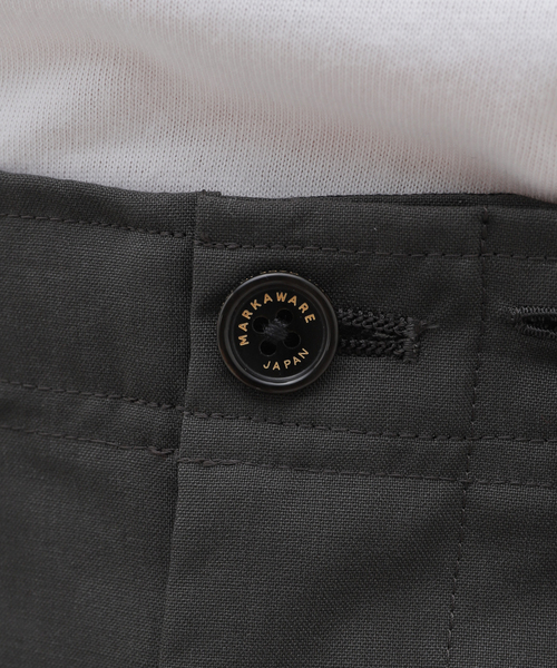 markaware（マーカウェア）の「MARKAWARE (マーカウェア) DOUBLE PLEATED EASY TROUSERS A24C02PT02C（スラックス・メンズ・チャコールグレー/ブラック・2/1）」の12枚目の写真
