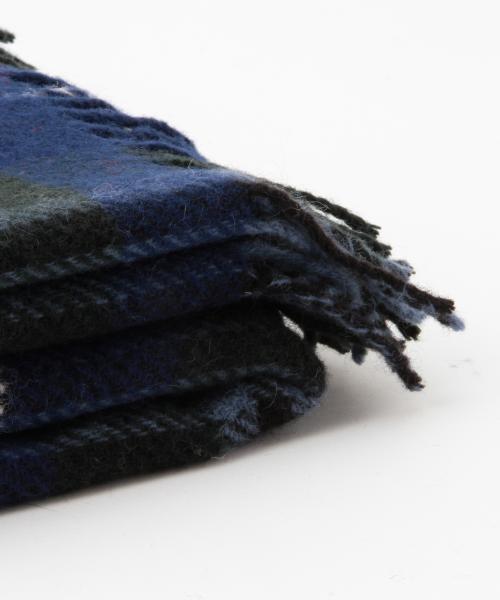 BEAMS BOY（ビームスボーイ）の「HIGHLAND TWEEDS / キルトピンショール 15（マフラー・レディース・レッド/ブルー/ネイビー・ONE SIZE）」の11枚目の写真