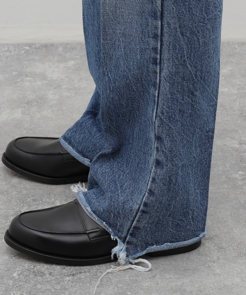 INSCRIRE(アンスクリア)の「INSCRIRE(アンスクリア) Flare Denim I24AW-PT30B(デニムパンツ・メンズ・サックスブルー・35/33)」の13枚目の写真
