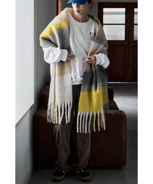 etoll.（エトル）の「フリンジシャギーボリュームマフラー（マフラー・レディース・アイボリー/ブラック/レッド/チャコール/イエロー/パープル・FREE）」の8枚目の写真