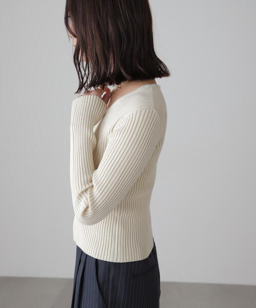 FREE'S MART（フリーズマート）の「◆フロントジップリブＶネックニット（ニット/セーター・レディース・ホワイト/グリーン/カーキ/グレー・FREE）」の21枚目の写真