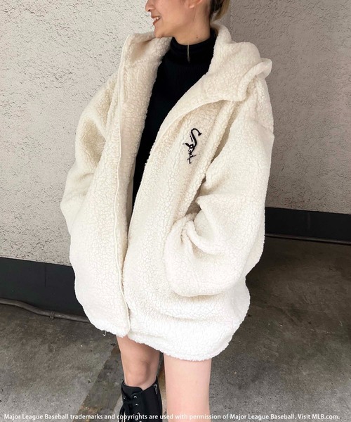 BACK TO THE FIELD（バック トゥー ザ フィールド）の「【MLB】刺繍ロゴパッチボアブルゾン（ブルゾン・レディース・オフホワイト/ブルー/ブラック・FREE）」の4枚目の写真